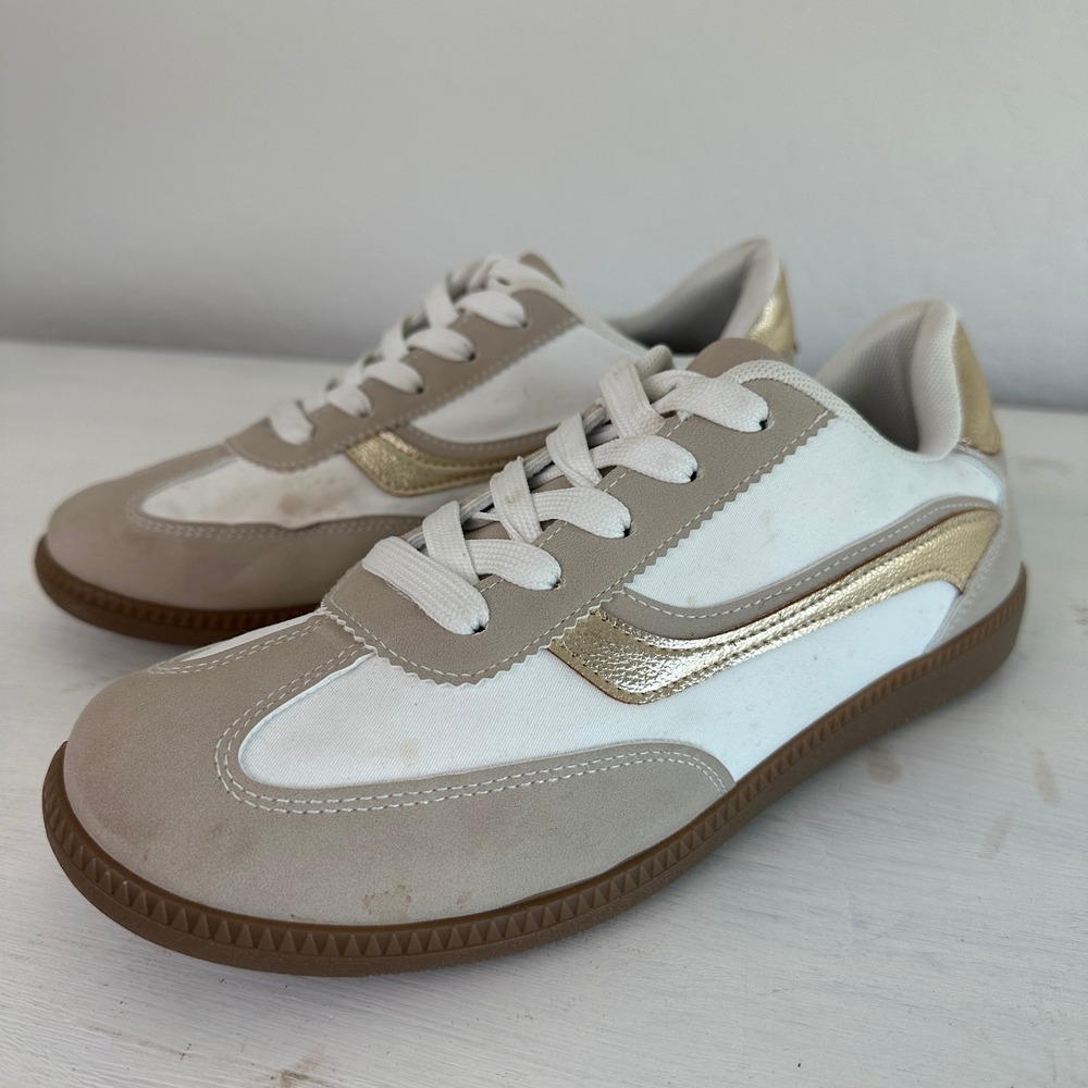 Maurices Sneakers Womens 8.5 Demi Retro Lace Up White Tan Gold Metallic Neutral